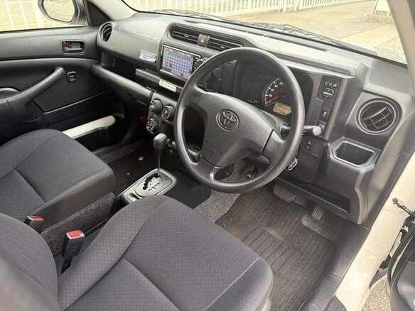 2022 Toyota Probox I Рестайлинг, серый, 793000 рублей - вид 10