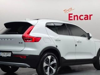 2022 Volvo XC40 I, белый, 4649844 рублей, вид 3