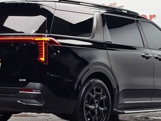 2024 Kia Carnival IV Рестайлинг, чёрный, 5983242 рублей, вид 3