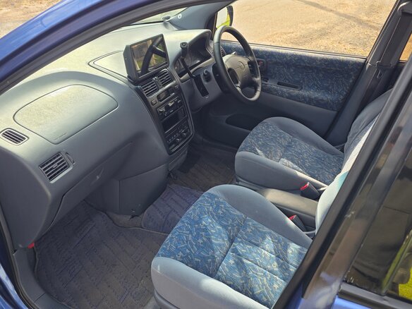 1997 Toyota Ipsum I (M10), синий, 530000 рублей - вид 5