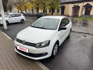 2014 Volkswagen Polo V, белый, 900000 рублей, вид 2