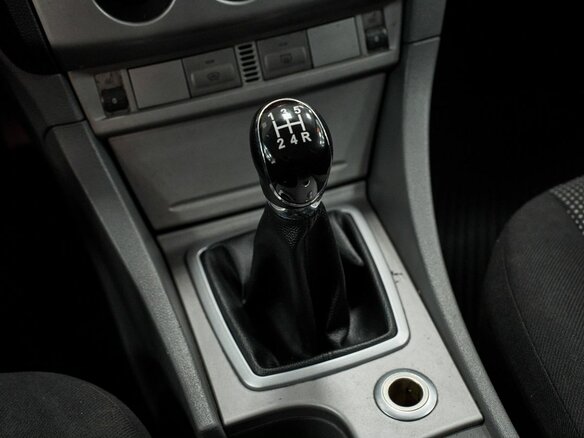 2011 Ford Focus II Рестайлинг, белый, 572000 рублей - вид 12