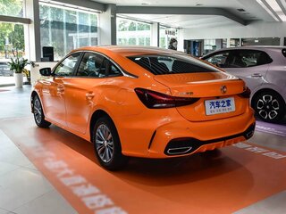 2026 MG 5 II Рестайлинг, оранжевый, 2020000 рублей, вид 4