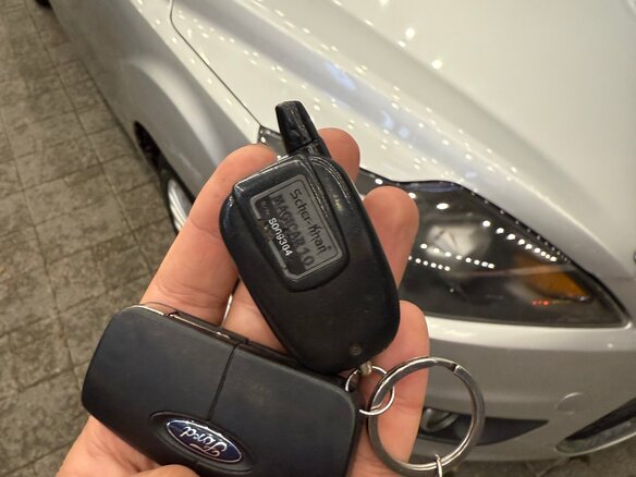 2010 Ford Focus II Рестайлинг, серебристый - вид 19