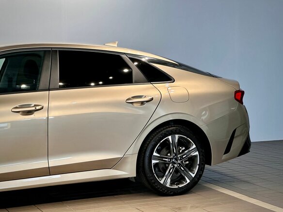 2021 Kia K5 III, жёлтый - вид 6