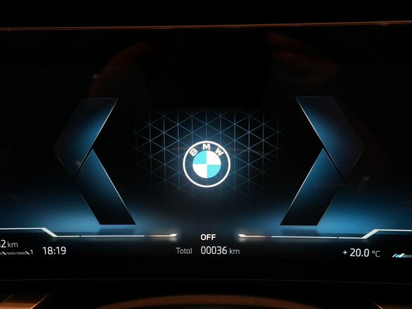 2025 BMW 7 серии 740d xDrive VII (G70), чёрный, 17200000 рублей - вид 14