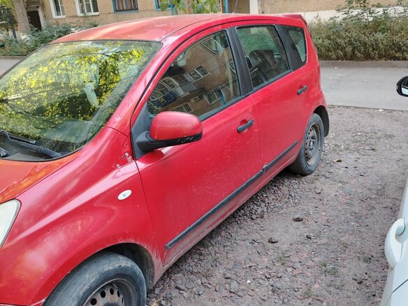 2009 Nissan Note I Рестайлинг, красный, 450008 рублей - вид 3