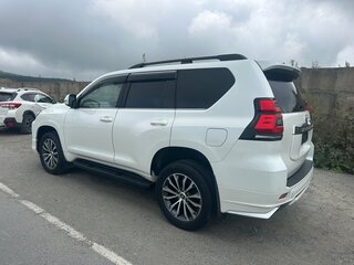 2021 Toyota Land Cruiser Prado 150 Series Рестайлинг 3, белый, 5700000 рублей, вид 5