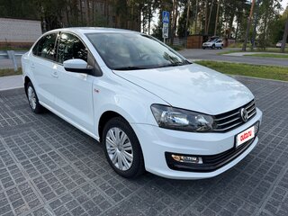 2017 Volkswagen Polo V Рестайлинг, белый, 1080000 рублей, вид 1