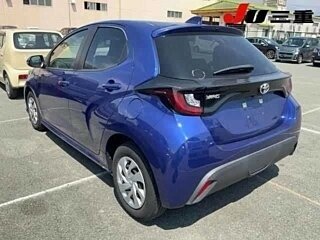 2023 Toyota Yaris L X XP150 Рестайлинг, голубой, 1350000 рублей, вид 4