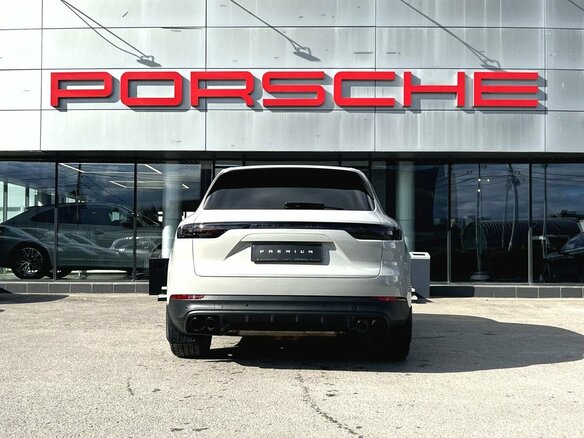2021 Porsche Cayenne III, серый, 7390000 рублей - вид 5