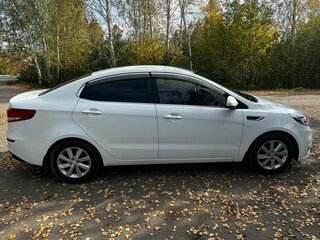 2015 Kia Rio III Рестайлинг, белый, 1090000 рублей, вид 2