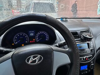 2013 Hyundai Solaris I, белый, 213000 рублей, вид 5