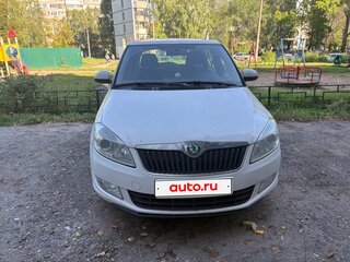 2011 Skoda Fabia II Рестайлинг, белый, 630000 рублей, вид 2