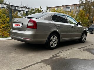 2010 Skoda Octavia II (A5) Рестайлинг, золотистый, 800000 рублей, вид 4