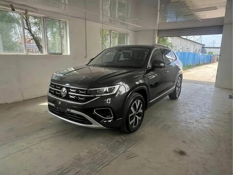 2023 Volkswagen Tayron I Рестайлинг, чёрный, 2520000 рублей, вид 3
