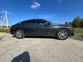 2019 Chevrolet Malibu IX Рестайлинг, серый, 870000 рублей, вид 4