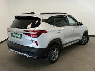 2022 Kia Seltos I, серебристый, 2349000 рублей, вид 2
