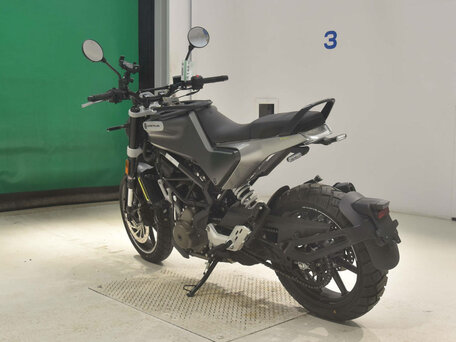 2021 Husqvarna Svartpilen 250, чёрный, 430000 рублей, вид 3