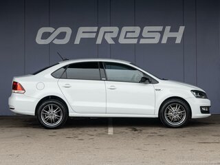 2017 Volkswagen Polo V Рестайлинг, белый, 1160000 рублей, вид 5