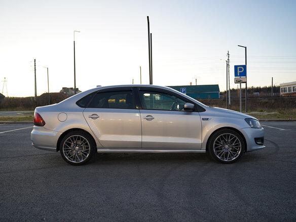 2012 Volkswagen Polo V, серебристый - вид 6