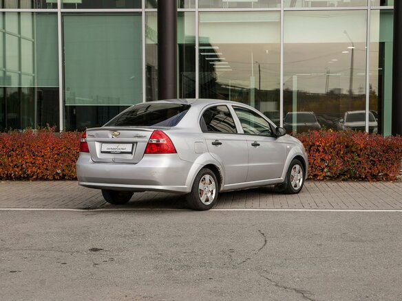 2008 Chevrolet Aveo I Рестайлинг, серебристый, 300000 рублей - вид 1