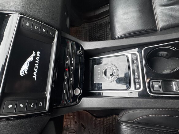 2016 Jaguar F-Pace I, белый, 1999000 рублей - вид 13
