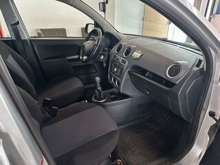 2011 Ford Fusion I Рестайлинг, серебристый, 389000 рублей, вид 5