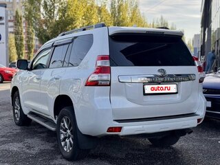 2017 Toyota Land Cruiser Prado 150 Series Рестайлинг 1, белый, 2800000 рублей, вид 4