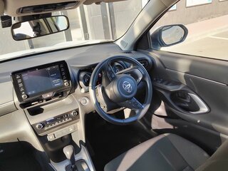 2020 Toyota Yaris Cross I, белый, 1900000 рублей, вид 5