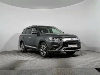 2018 Mitsubishi Outlander III Рестайлинг 3, серый, 1860000 рублей, вид 3