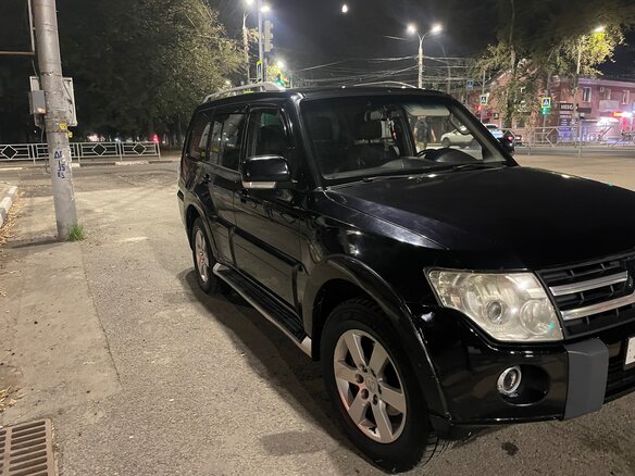 2007 Mitsubishi Pajero IV, чёрный - вид 3