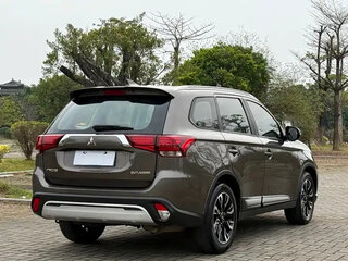 2019 Mitsubishi Outlander III Рестайлинг 3, серый, 1590222 рублей, вид 5