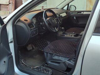 2011 Volkswagen Touareg II, серебристый, 1300000 рублей, вид 5