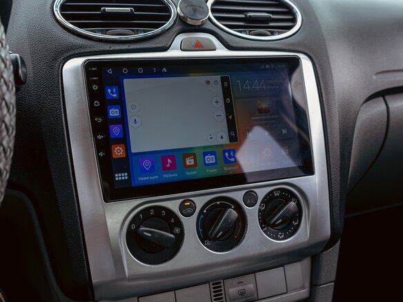 2011 Ford Focus II Рестайлинг, жёлтый - вид 13