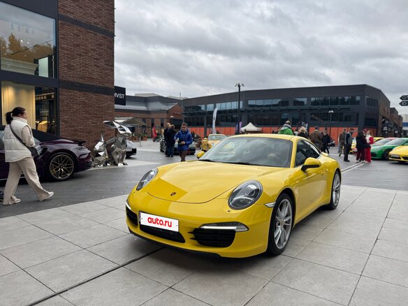 2012 Porsche 911 Carrera S VII (991), жёлтый, 5600000 рублей