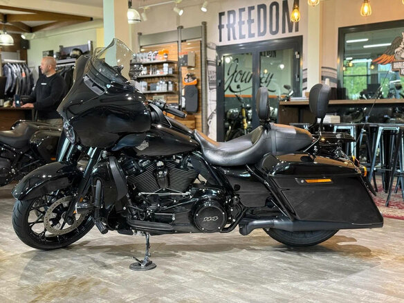 2022 Harley-Davidson Street Glide Special, чёрный, 2650000 рублей - вид 2