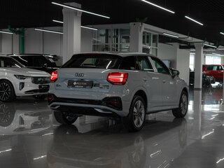2025 Audi Q2 L 35 TFSI I Рестайлинг, серый, 3720000 рублей, вид 5