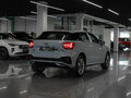 2025 Audi Q2 35 TFSI I Рестайлинг, серый - вид 4