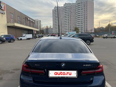 2021 BMW 5 серии 530i xDrive VII (G30/G31/G38) Рестайлинг, синий, 5199999 рублей, вид 4