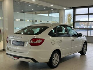 2024 Lada (ВАЗ) Granta I Рестайлинг, белый, 715000 рублей, вид 4