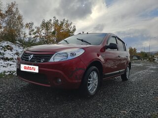 2010 Renault Sandero I, красный, 414000 рублей, вид 2