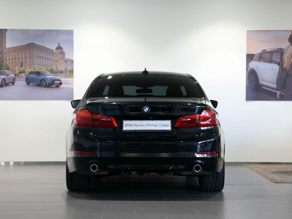 2018 BMW 5 серии 520d xDrive VII (G30/G31/G38), чёрный - вид 5