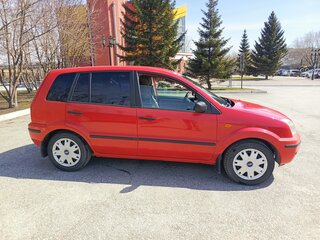2005 Ford Fusion I, красный, 335000 рублей, вид 4