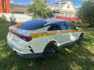 2021 Kia K5 III, белый, 1350000 рублей, вид 4