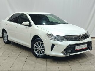 2015 Toyota Camry VII (XV50) Рестайлинг, белый, 1800000 рублей, вид 2