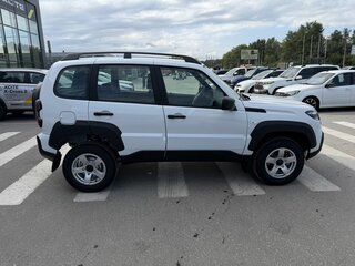 2026 Lada (ВАЗ) Niva Travel I Рестайлинг, белый, 1640500 рублей, вид 3