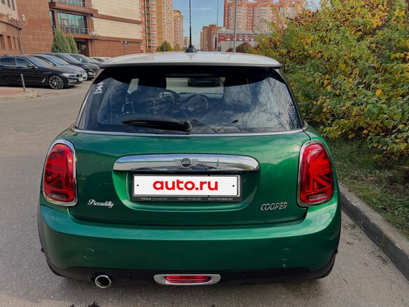2021 Mini Hatch Cooper III (F55/F56) Рестайлинг, белый, 2500000 рублей - вид 15