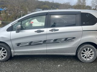 2015 Honda Freed I Рестайлинг 2, серебристый, 1350000 рублей, вид 4