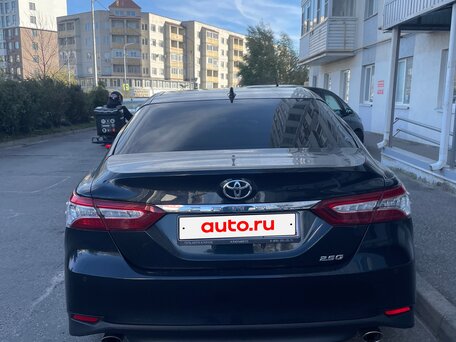 2023 Toyota Camry VIII (XV70) Рестайлинг, чёрный, 3250000 рублей, вид 3